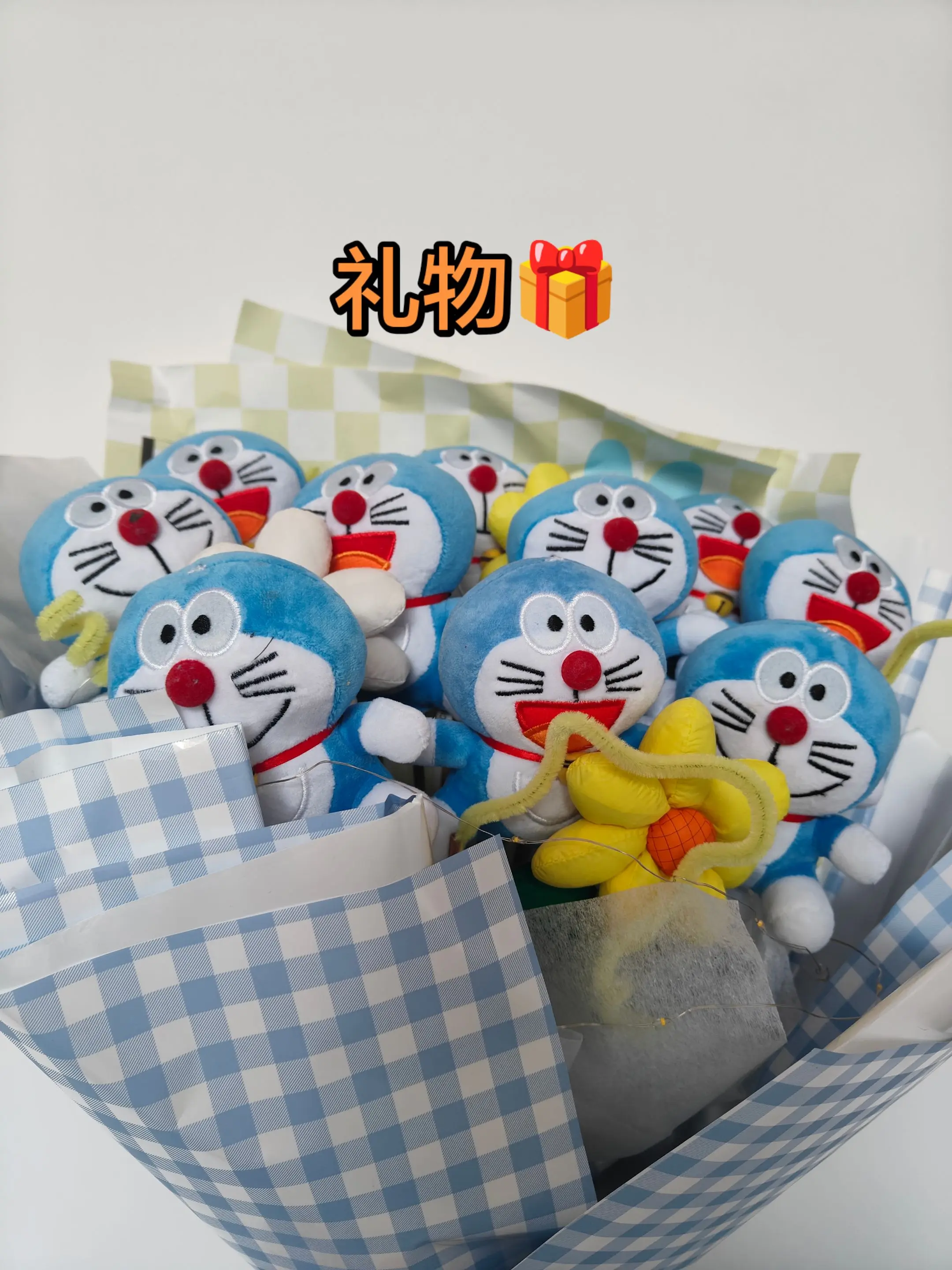 “叮当猫在手，烦恼全没有！✨童年回忆，温暖依旧。🎁 ”