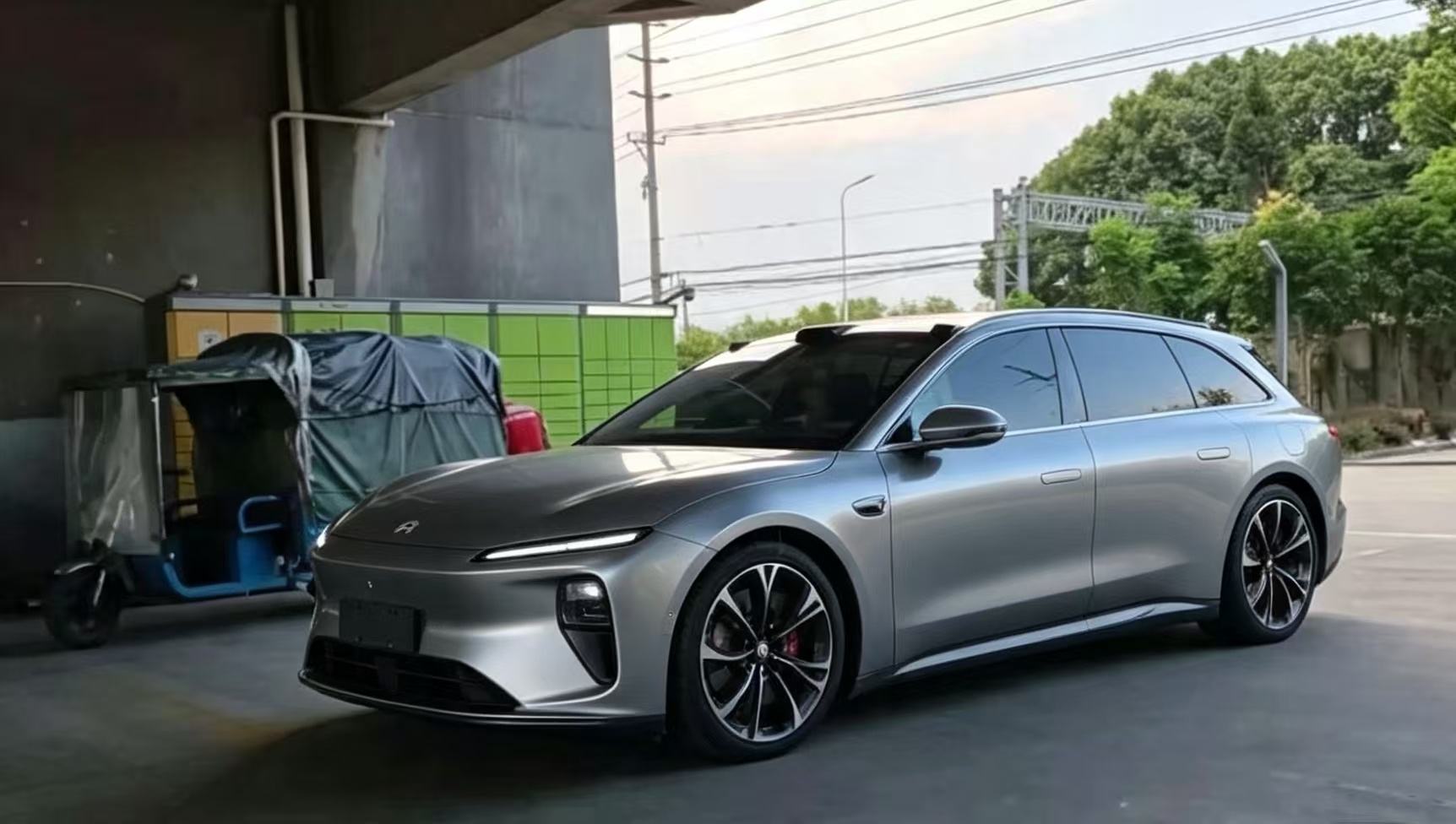 这是哪个品牌的新车？不，这是网友的ai图。到底实车怎么样？期待去看看。 