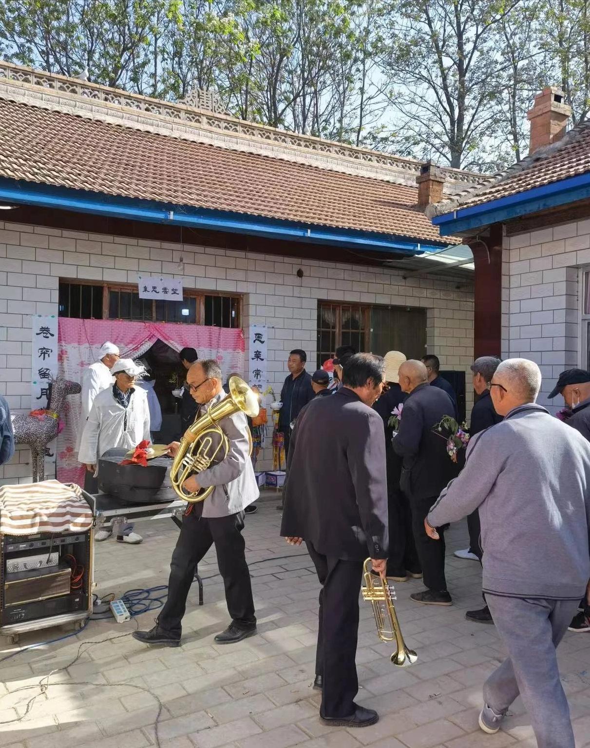 河南郑州，妻子每次和丈夫吵完架就往娘家跑，逼迫丈夫拿钱来，她才回去。不曾想，在一