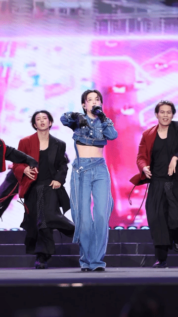 又被李斯丹妮rap表情管理帅到  每次看李斯丹妮的舞台表演都会被深深吸引，特别是