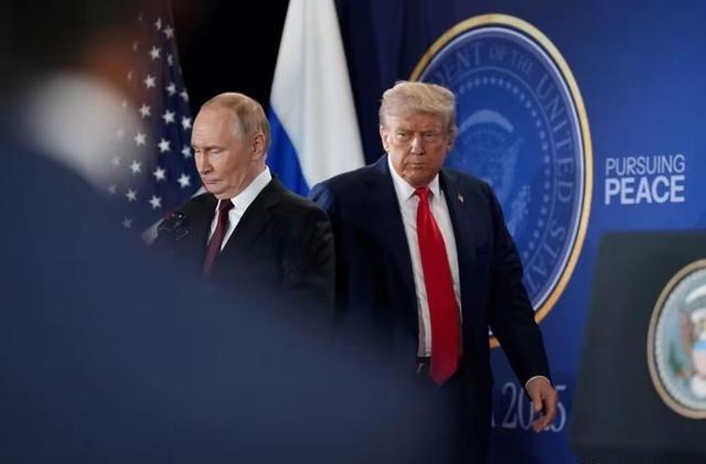 伊朗方面的消息人士称，莫斯科已向伊朗革命卫队发出警告，称美国正在准备进行地面或有