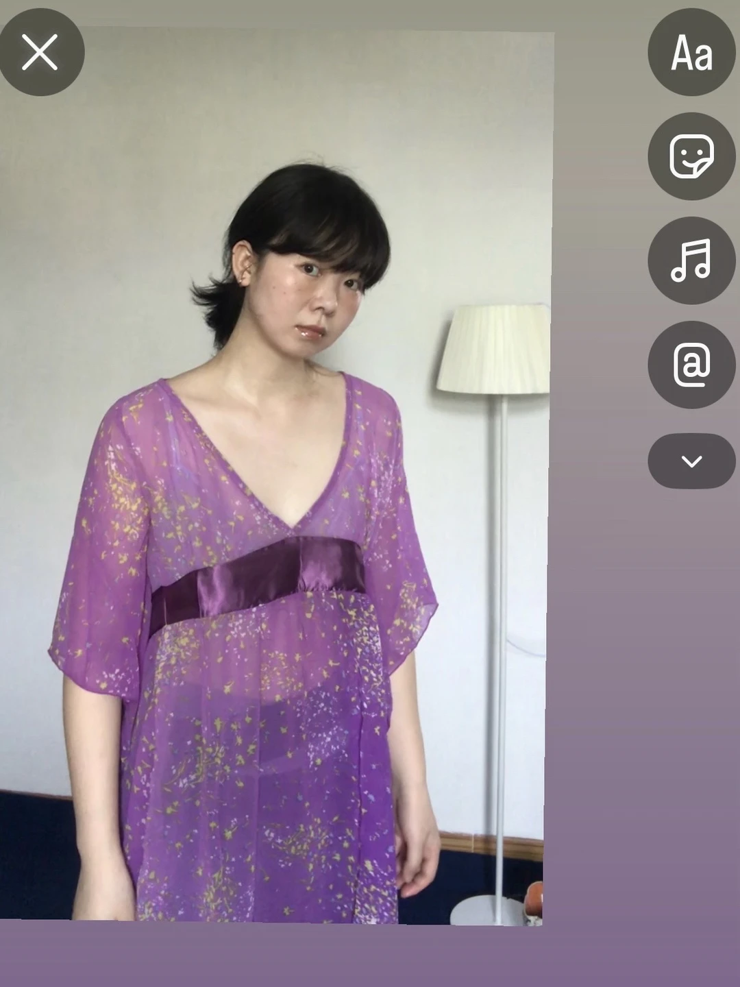 痛苦且坚强且痛苦的颈椎病患者