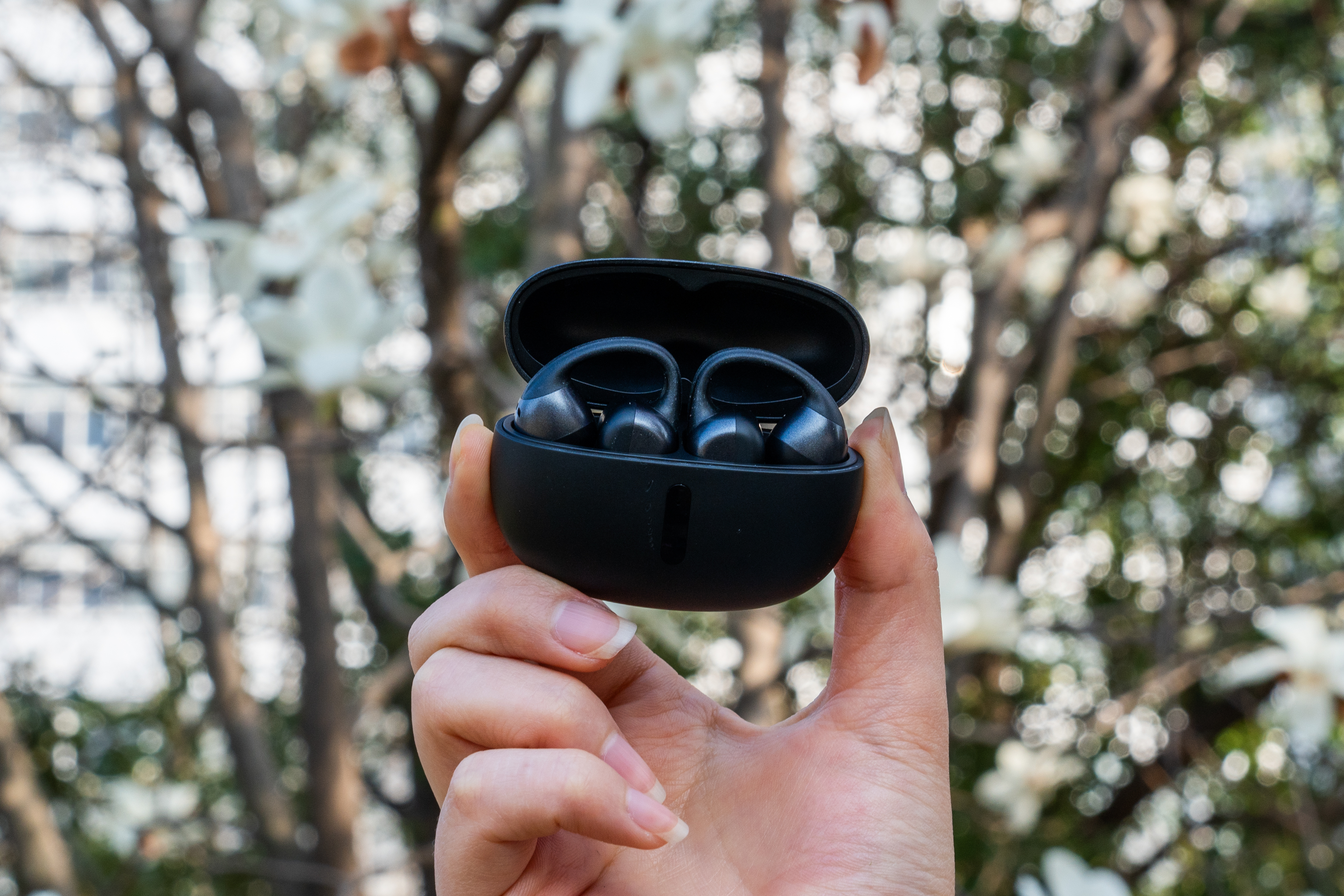 哈趣Ace1耳夹式耳机，用了一段时间给大伙唠唠真实感受我本身就不太喜欢入耳式，塞