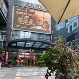 女子接娃途中捡到价值90万黄金归还失主，当事女子发声

说实话，刚看到“90万”