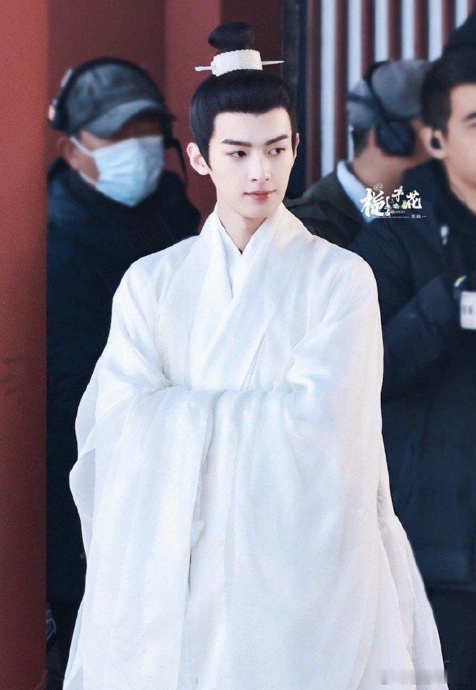 #度华年定档#我的快乐回来了，度华年定档了，得知这个好消息也是非常的开心和激动，