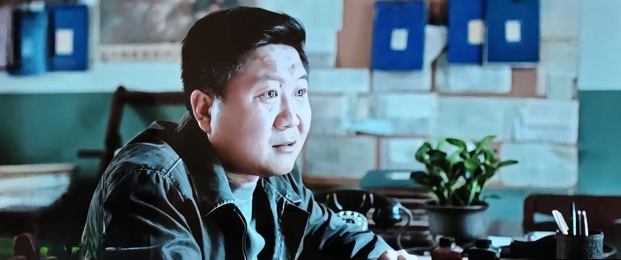 追剧《依依向北风》第25、26集，肖树德把五金厂搞垮了，现在又想让乔正君帮忙让自