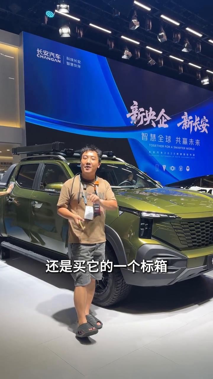 大家都知道小伍其实是一个重度的机车爱好者，这个时候机车最好的伴侣其实就是拥有一辆