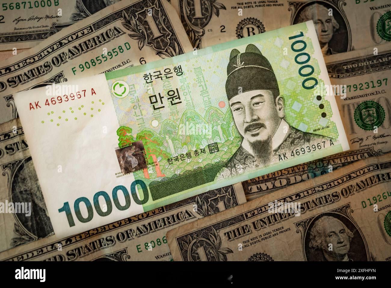 【在韩国的危机应对方案中，货币稳定至关重要】韩国总统尹锡悦周二晚间宣布戒严，使韩