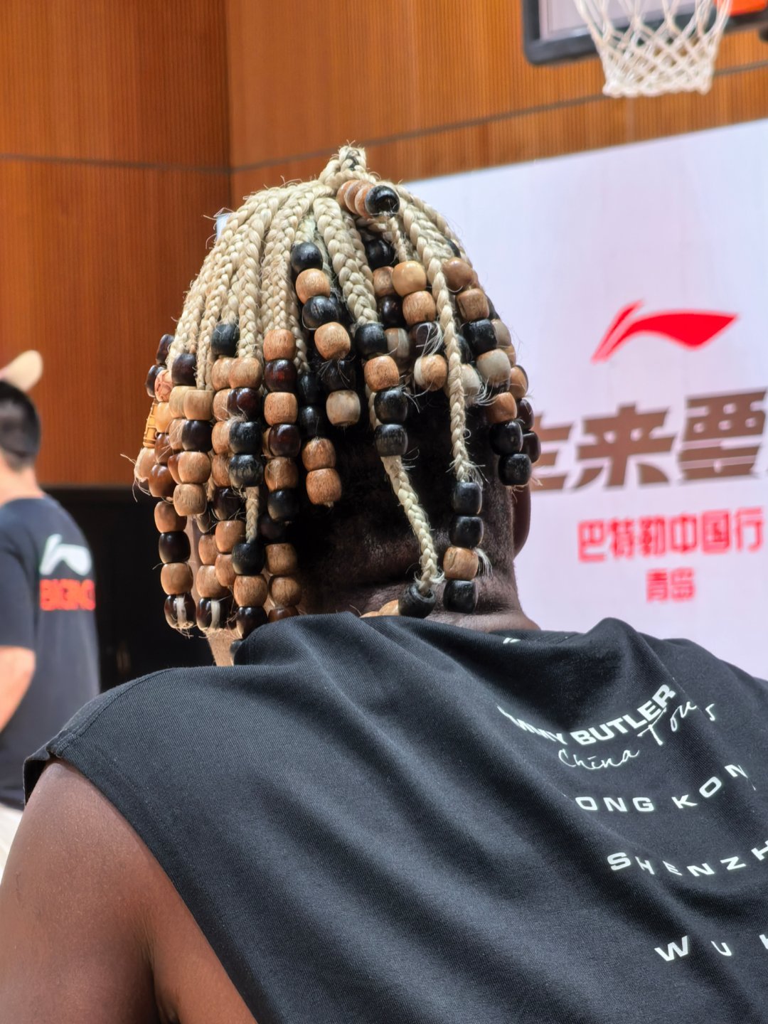 这个发型…比浓眉的好看[左哼哼]生来要闯李宁巴特勒中国行 ​​​