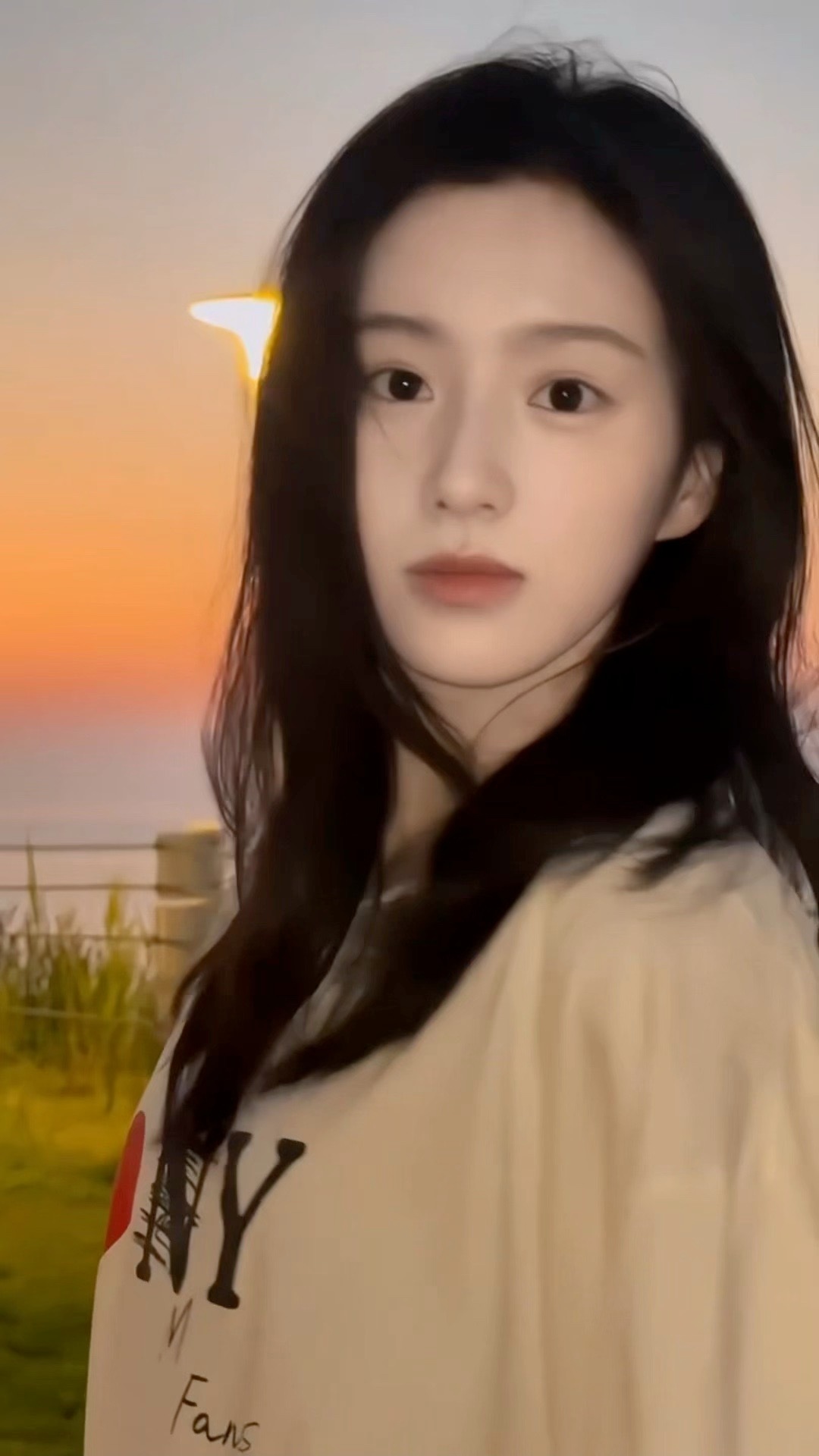 包上恩这张脸演校花拿什么输 感谢我们内娱终于有这样的女生出现了，最适合演校花的女