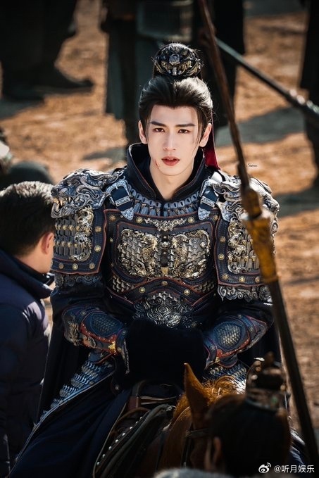 Leehan站姐发张凌赫了愚人节站姐团建， 男团BOYNEXTDOOR成员Lee