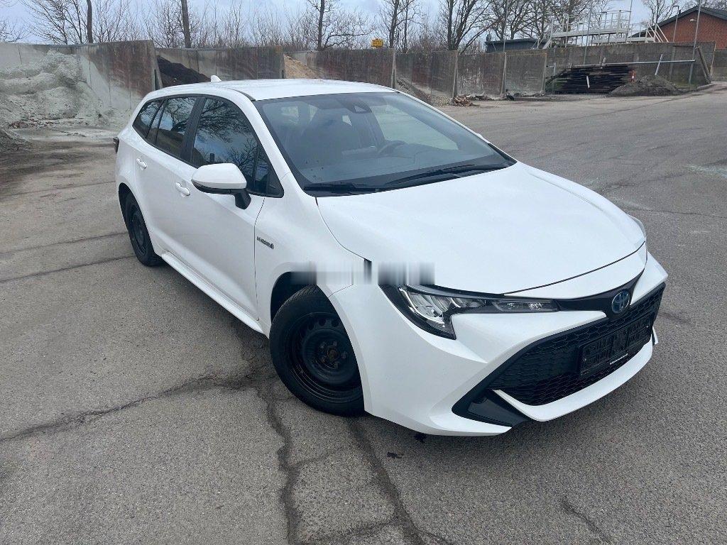 卡罗拉混动瓦罐，这是2021年在丹麦上的牌，行驶了两万多公里，说是车况有些小缺陷