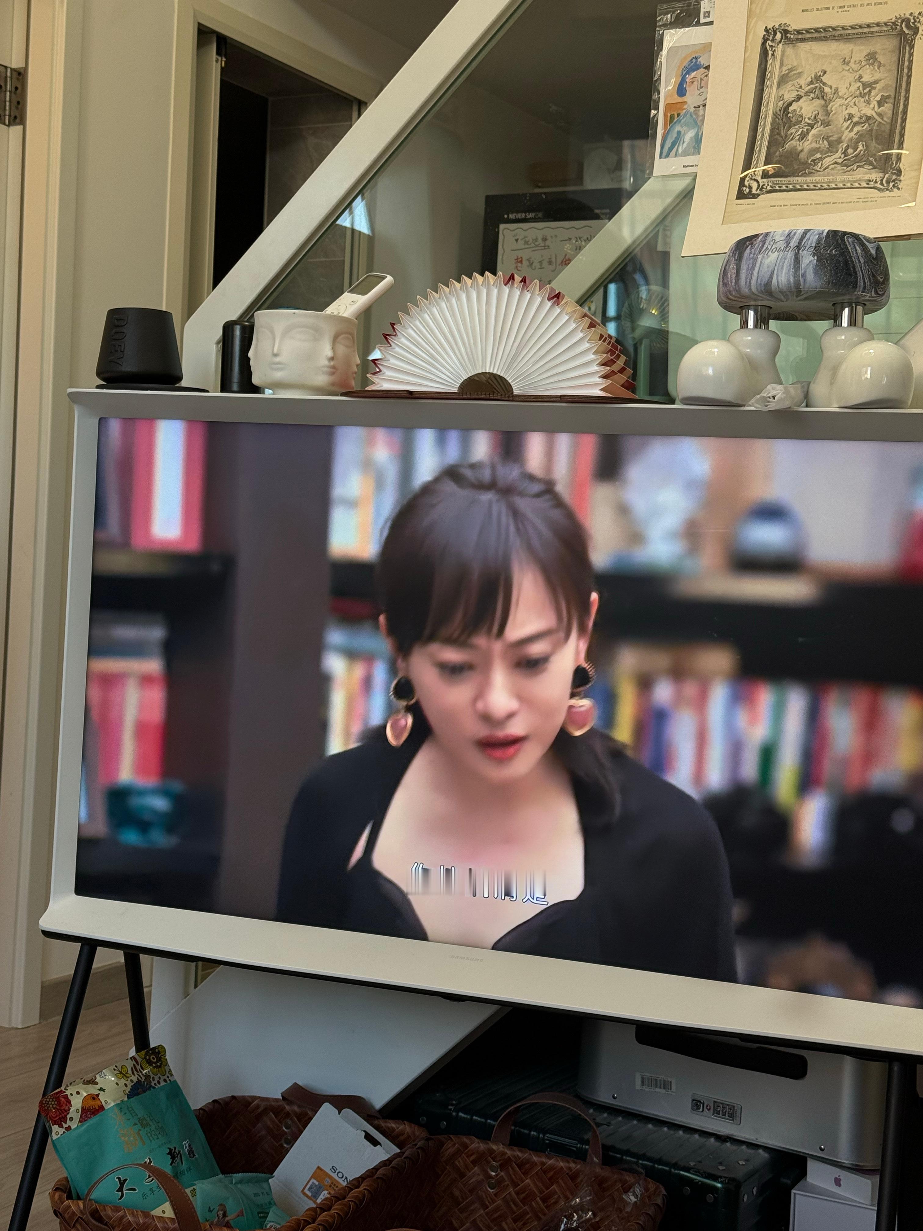 本中年妇女就爱看中年人的鸡零狗碎。尔豪，怎么又是你！！[融化] ​​​