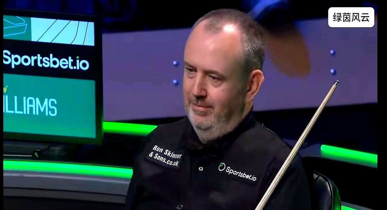 特鲁姆普刚被老马扔白毛巾羞辱，转头又被50岁的希金斯一杆清台绝杀，世界第一的脸往