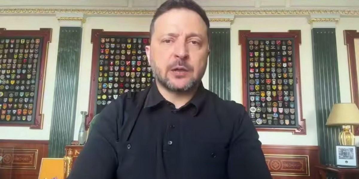 泽连斯基被逼宫了，乌克兰民间对战时进行总统大选的呼声越来越高，因为按照民主国家的