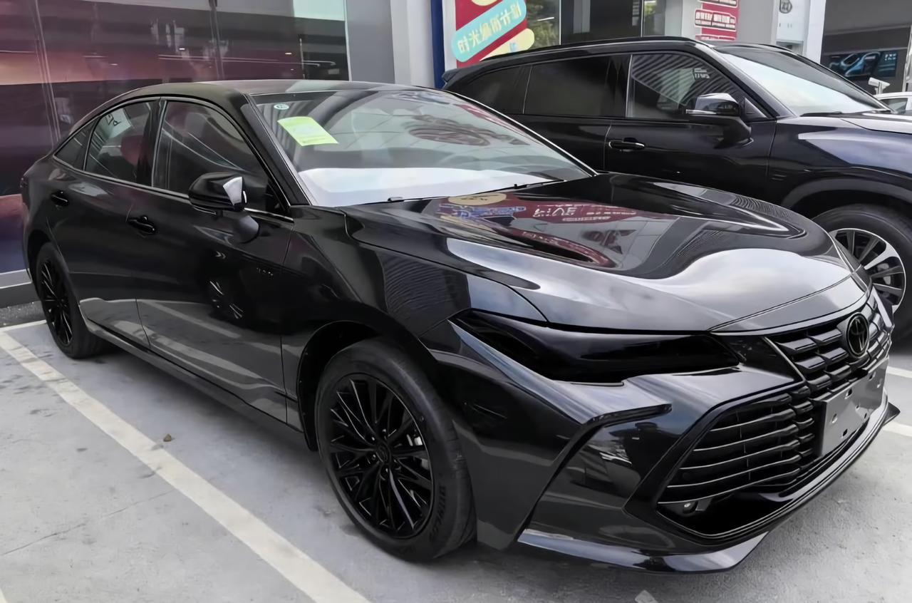 📦😅 我觉得亚洲龙星耀版这次配置思路挺明显：外观黑化，先把排面做出来，里子还