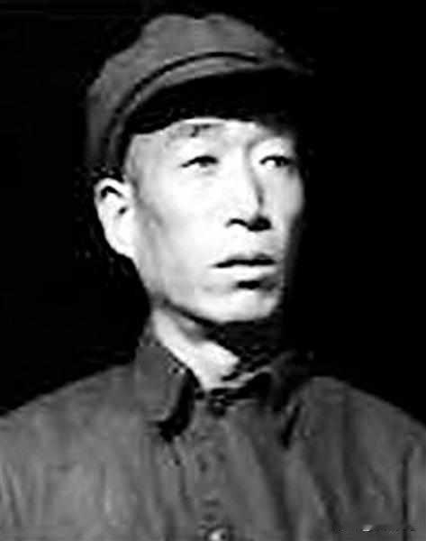 李殿冰：自创麻雀战的太行神枪手，民兵游击传奇
 
李殿冰，河北省曲阳县尖地角村人