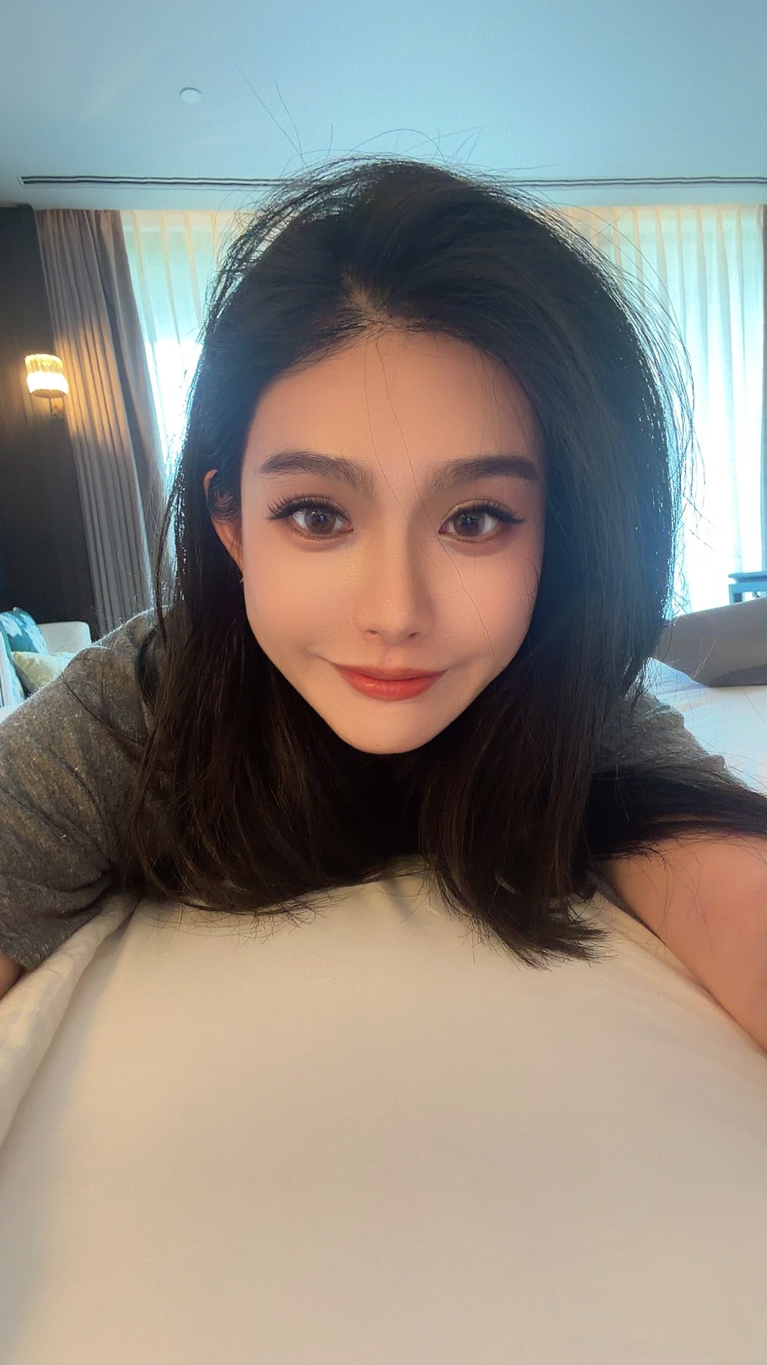 今日份酣畅淋漓的拍摄啊！！！长视频+短视频，感觉素材时长得有50分钟……终于回酒