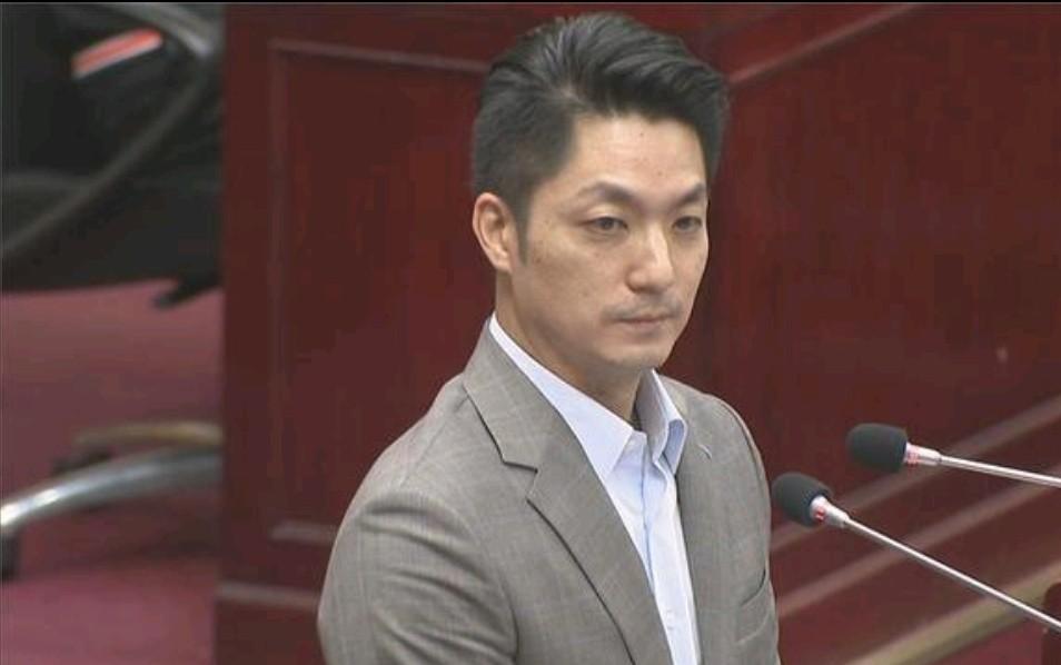 郑丽文获邀访问中国大陆，蒋万安出来表态了！3月30日，蒋万安声称，应该持续透过对