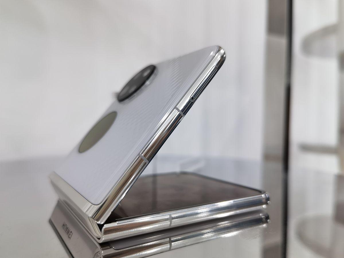 改赛道了！华为Pura X2重新定义小折叠主力机
 
小折叠只配当备用机？外屏鸡