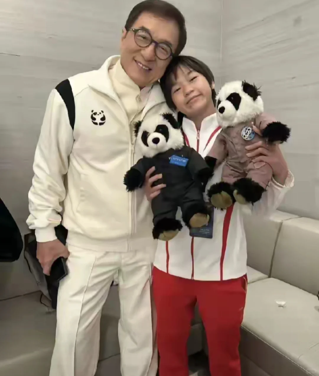 身为记者品德那么差，那样诋毁奥运冠军
