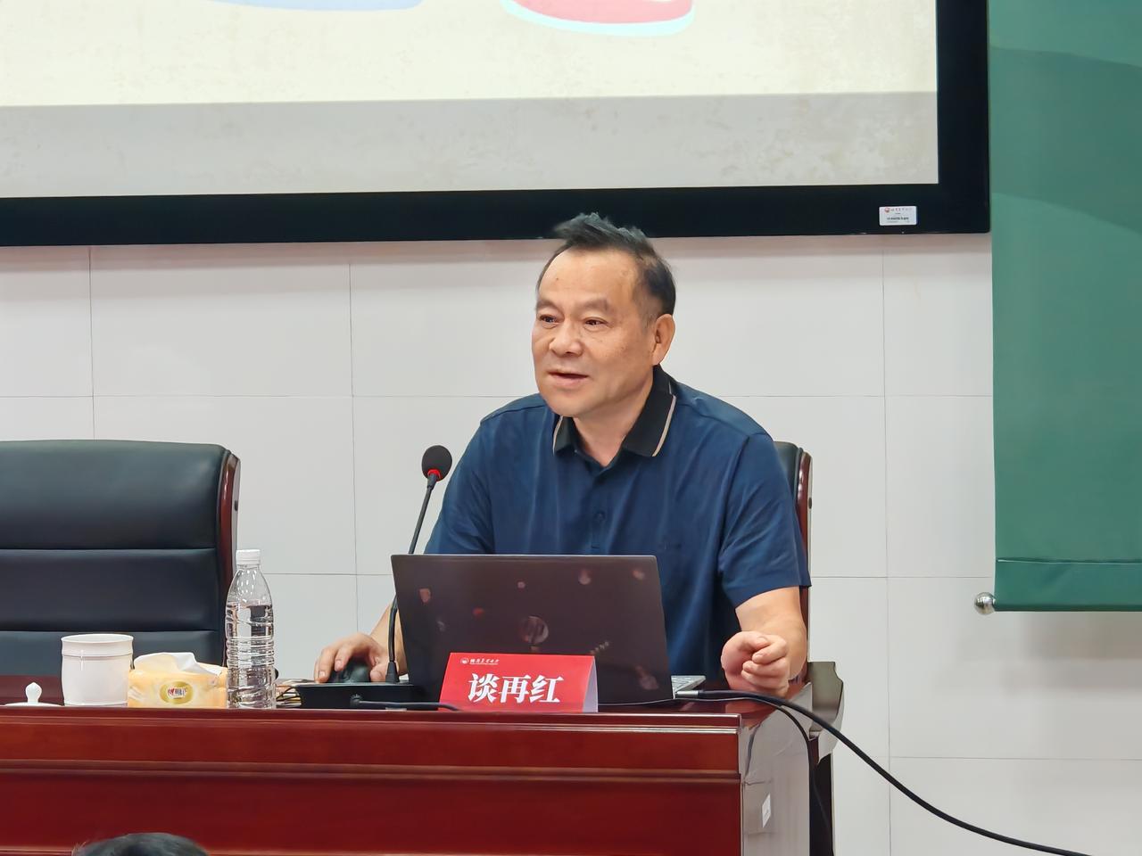 为什么如今培训要靠拉人头，是农民不爱学习吗？不是，是培训与市场需求完全脱节。 