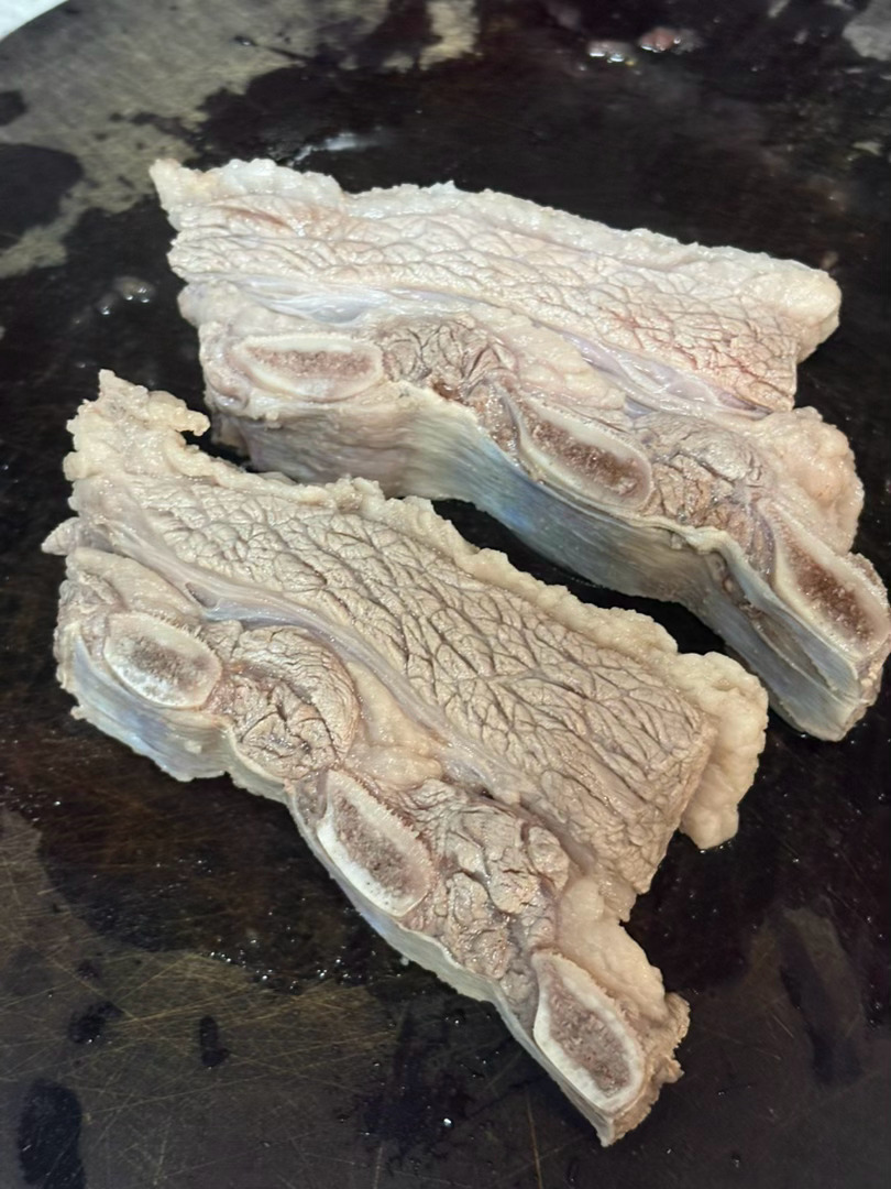 新疆牛排翻车了，一开始一个老哥以为我说的牛排 十斤 75 是价格，后来才知道七十