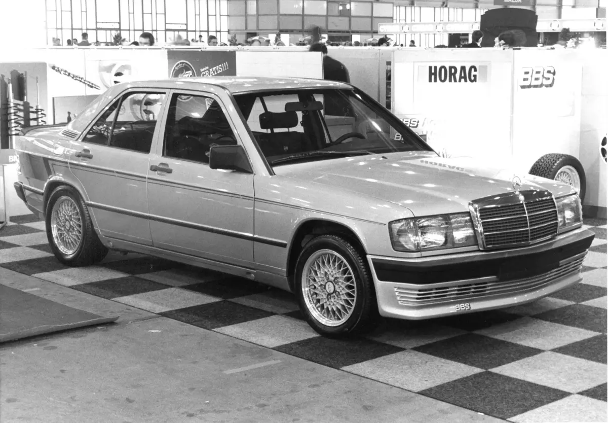 日内瓦车展黑白照片。54th Geneva International...