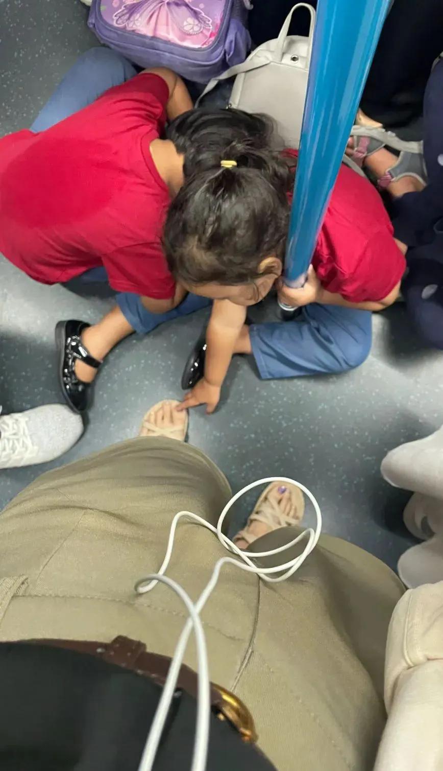我的漂亮美甲终于有人欣赏