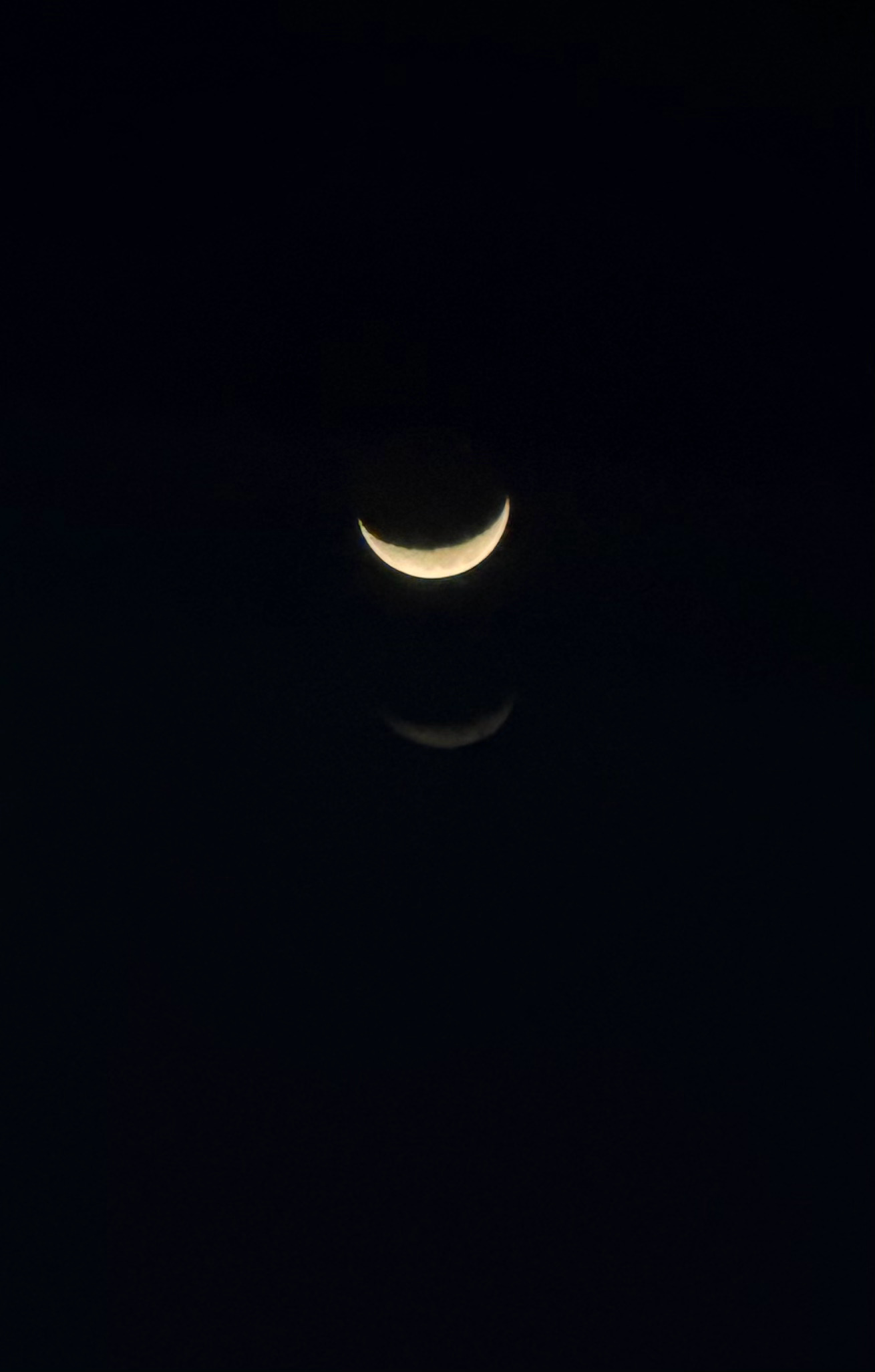 大年初五 窗外的月芽🌙