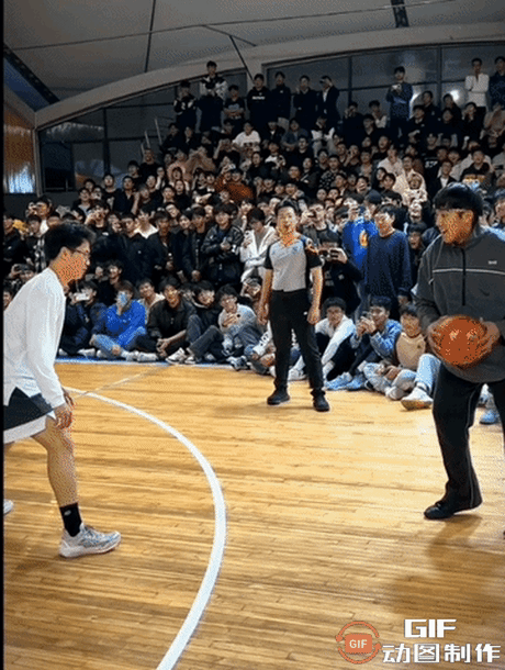 球鉴（程鑫凯）：你速度快是有原因的！这属不属于启动走步？