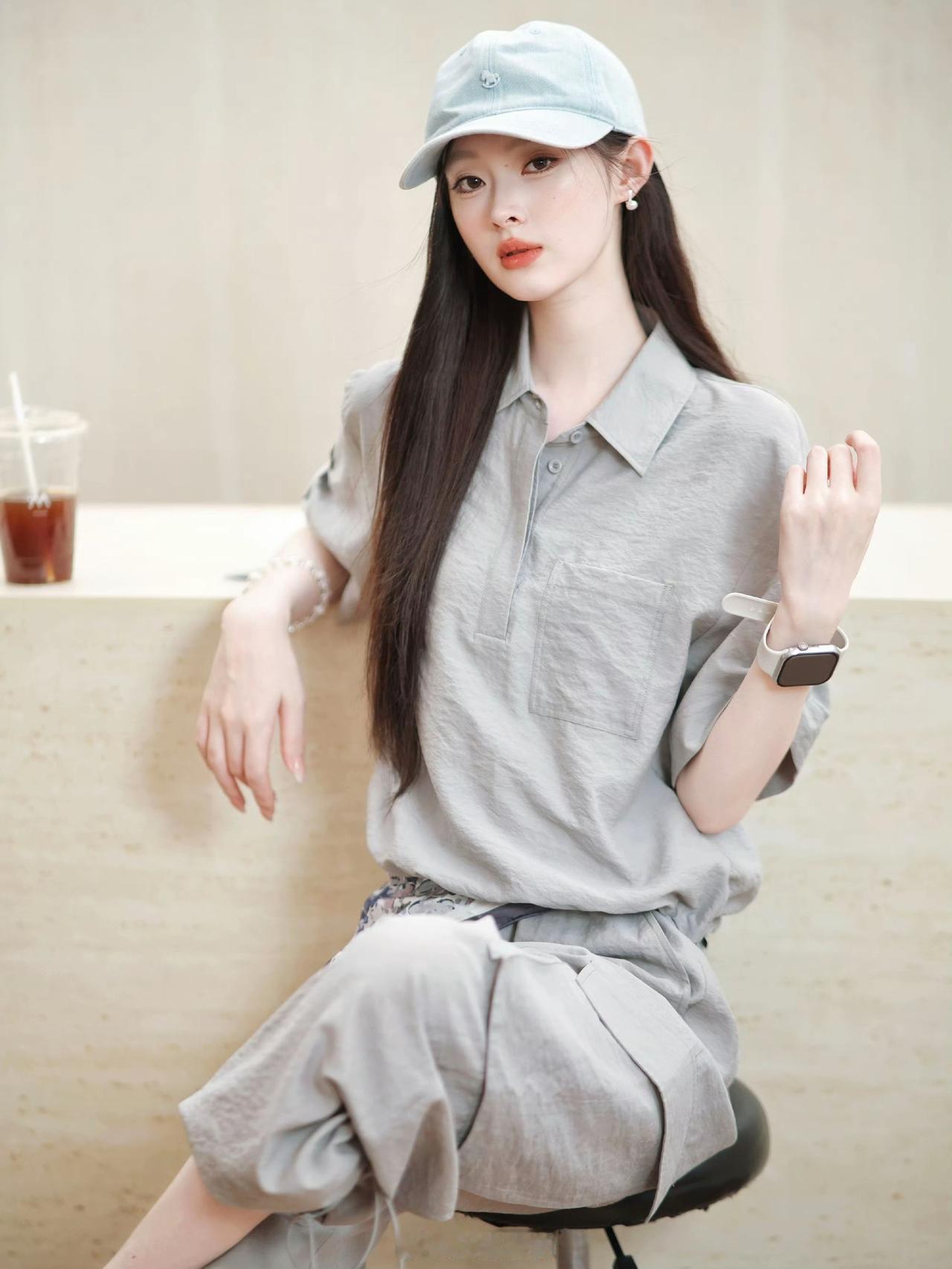怎样的女孩更吸引人？周末啦！周末啦！[比耶]
穿上松弛的套装粗去玩啊哈哈哈
桑锦