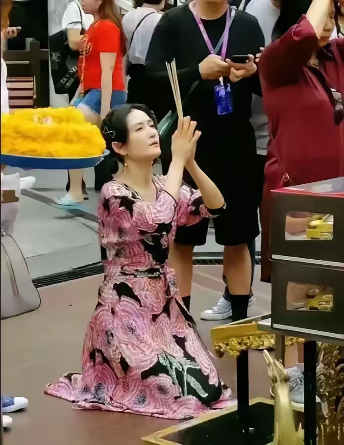 她还需要求什么？？？？ ​​​
