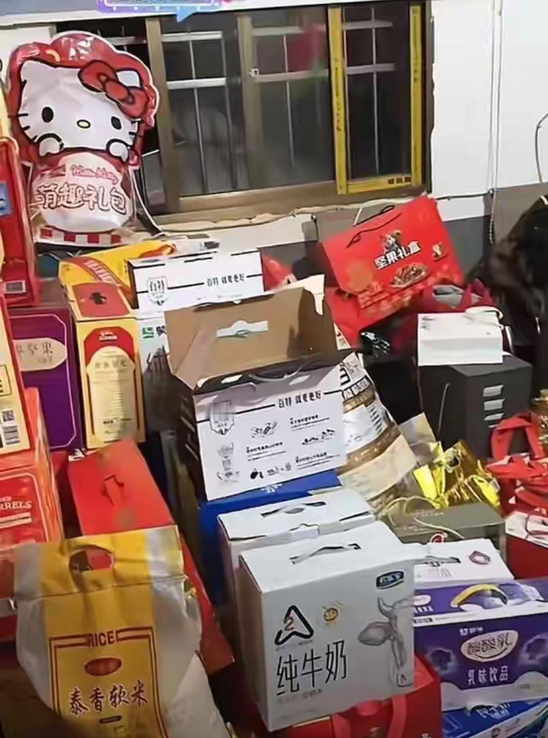 家人们谁懂啊！重庆合川一顿乡土刨猪汤，让韩国人质疑“猪不够分”，印度人惊叹“农村