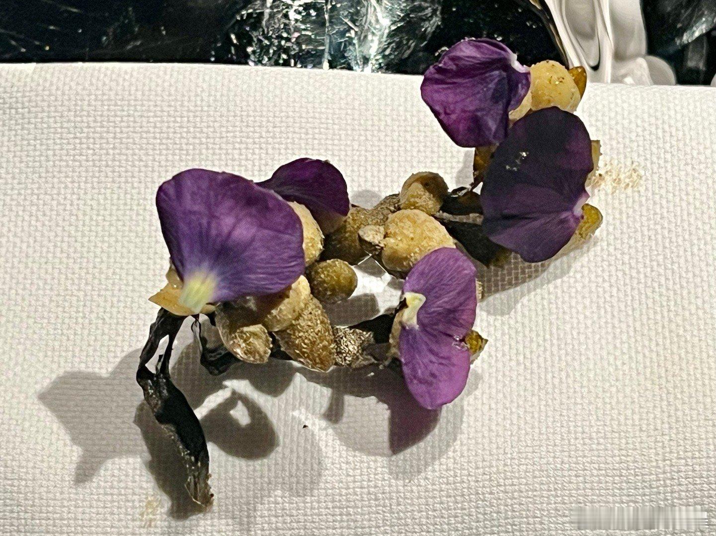 纽约米其林二星，Aska。经推荐，特意来布鲁克林品尝这个北欧菜名店，果然是非常出