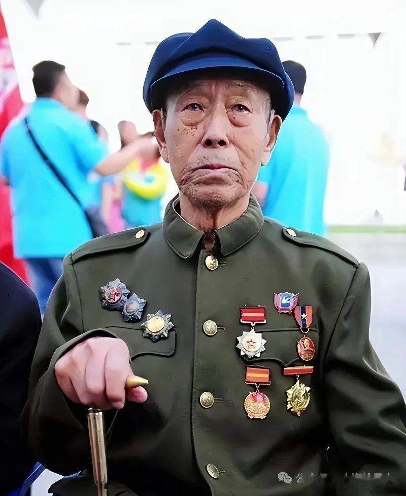 【谁能想到这位开国大尉，参加革命的时间比很多少将都长！三枚勋章与一个世纪：104