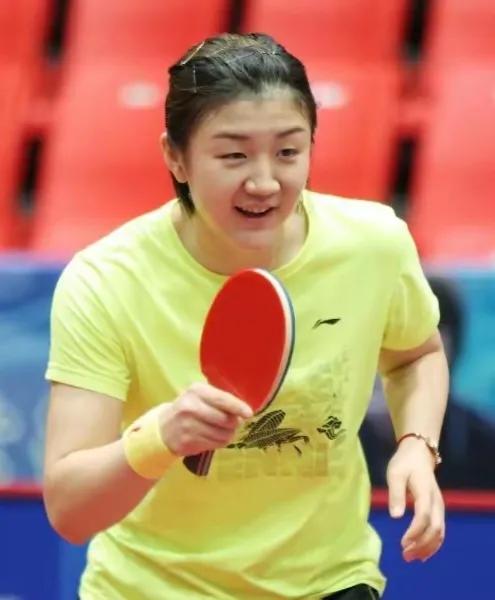 斯佐科斯不是陈梦的“克星”！
在奥运会乒乓球女单八分之一决赛中，罗马尼亚选手斯佐