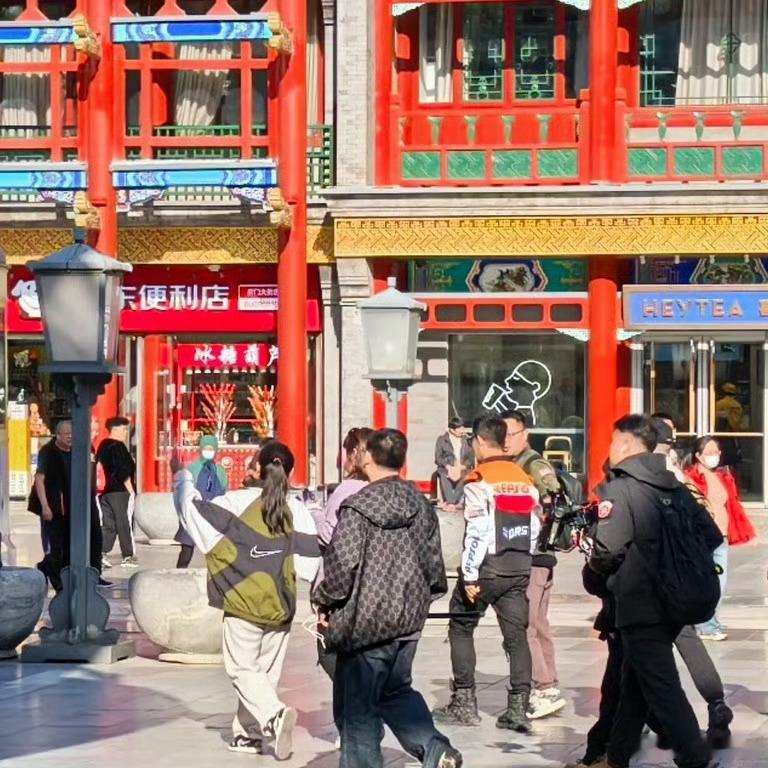 任贤齐呼和浩特演唱会门票售罄音乐浪潮席卷整座青城，任贤齐7月双场演出门票抢空，国