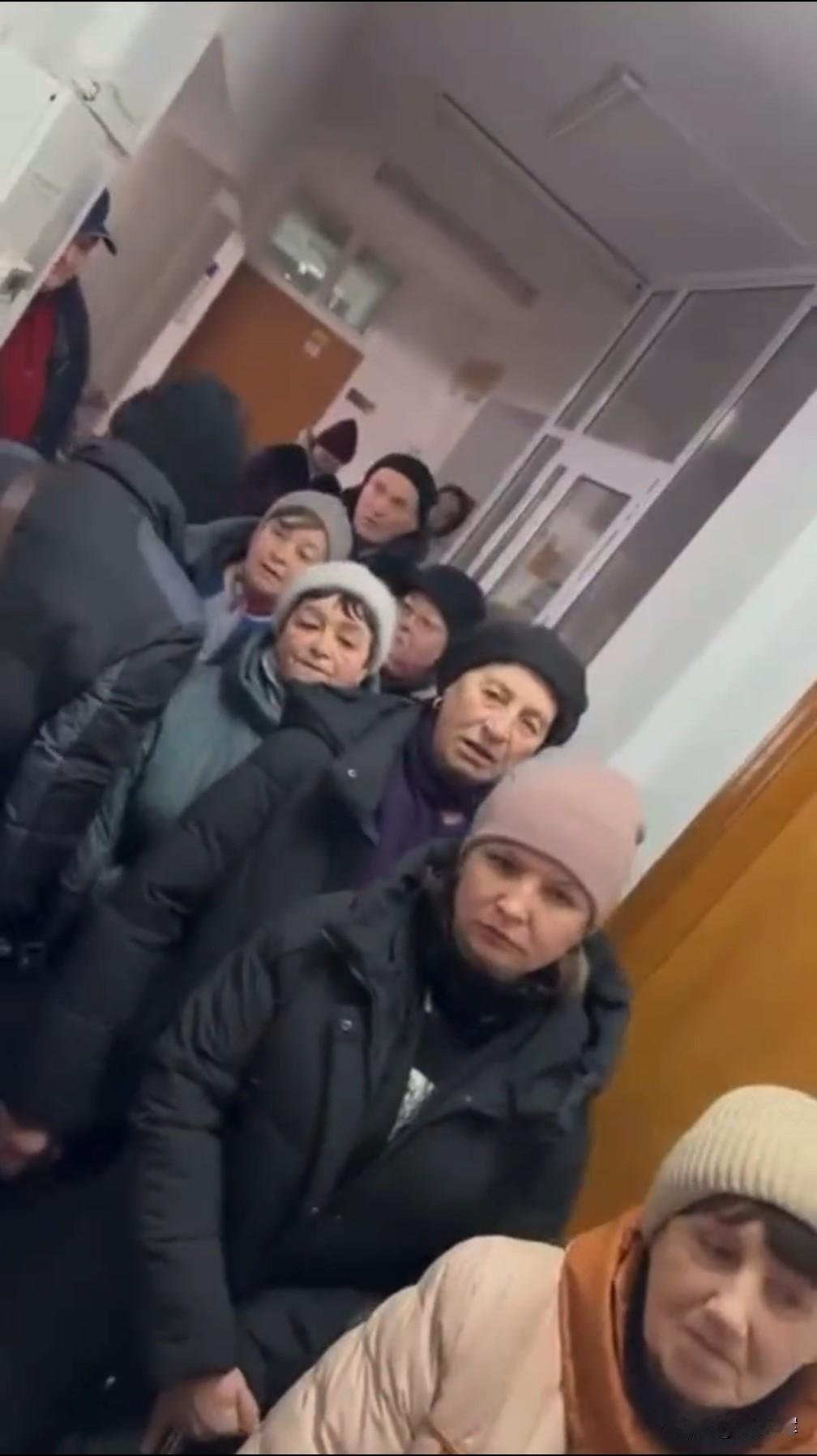 【乌人权专员：33.7万老兵退休金停发，没钱维生】

1月31日，乌克兰人权专员