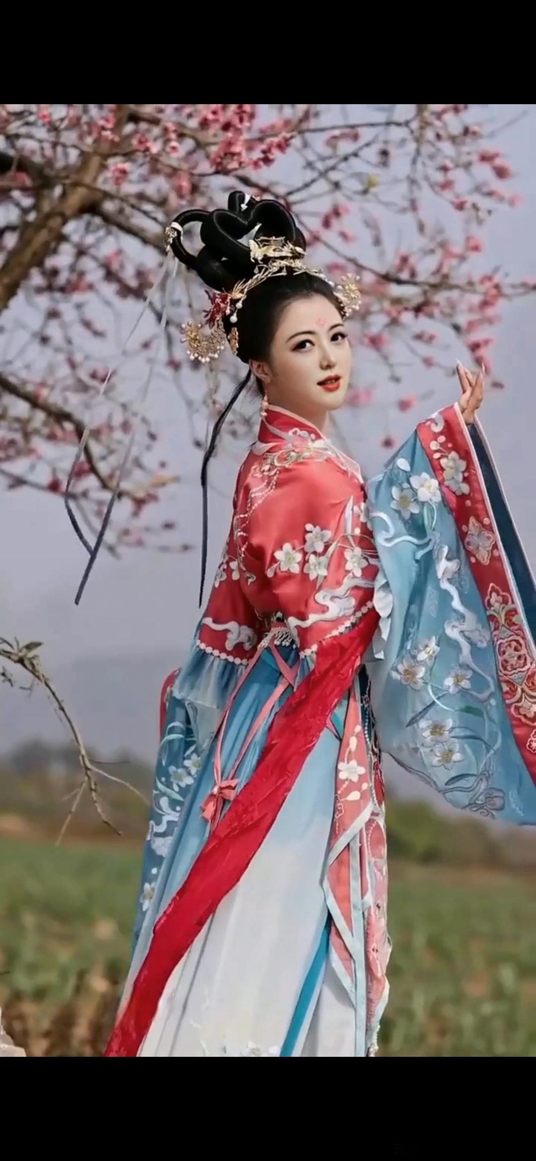 #情感#                     《无题》楚客离怀暮不胜，梅花国