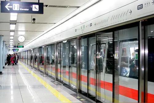 地铁提速生活 城市 迈入新年，中国大陆GDP万亿俱乐部成员将达30个。包括老徐。