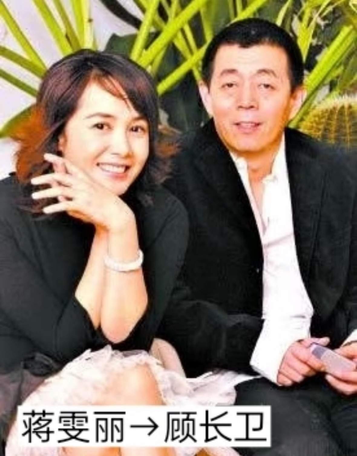 蒋雯丽嫁给了导演顾长卫
吴君如嫁给了导演陈可辛
徐帆嫁给了导演冯小刚
三位女明星