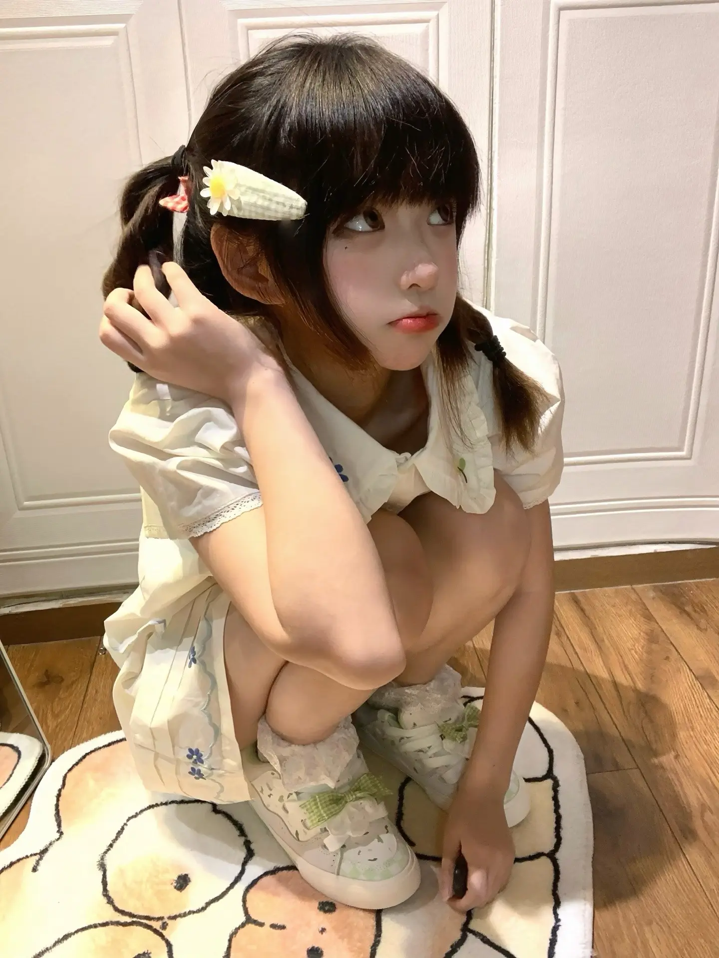 ^_   ̫  _ ̥`