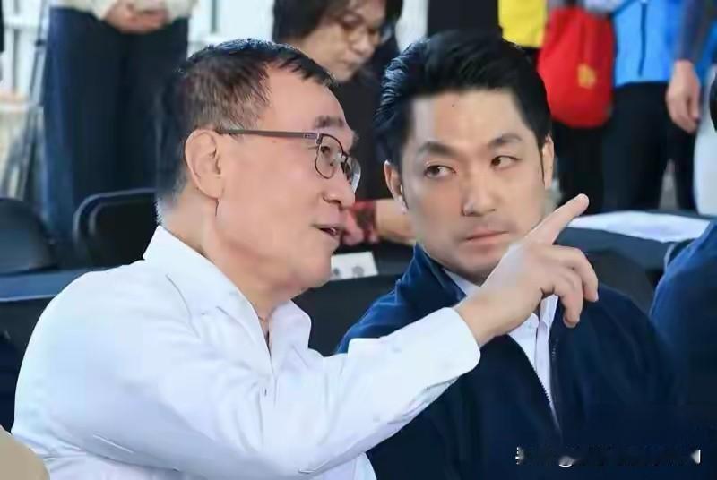 新北市候选人内斗，国民党选情岌岌可危。

美丽岛电子报最新民调，李四川仅仅领先苏