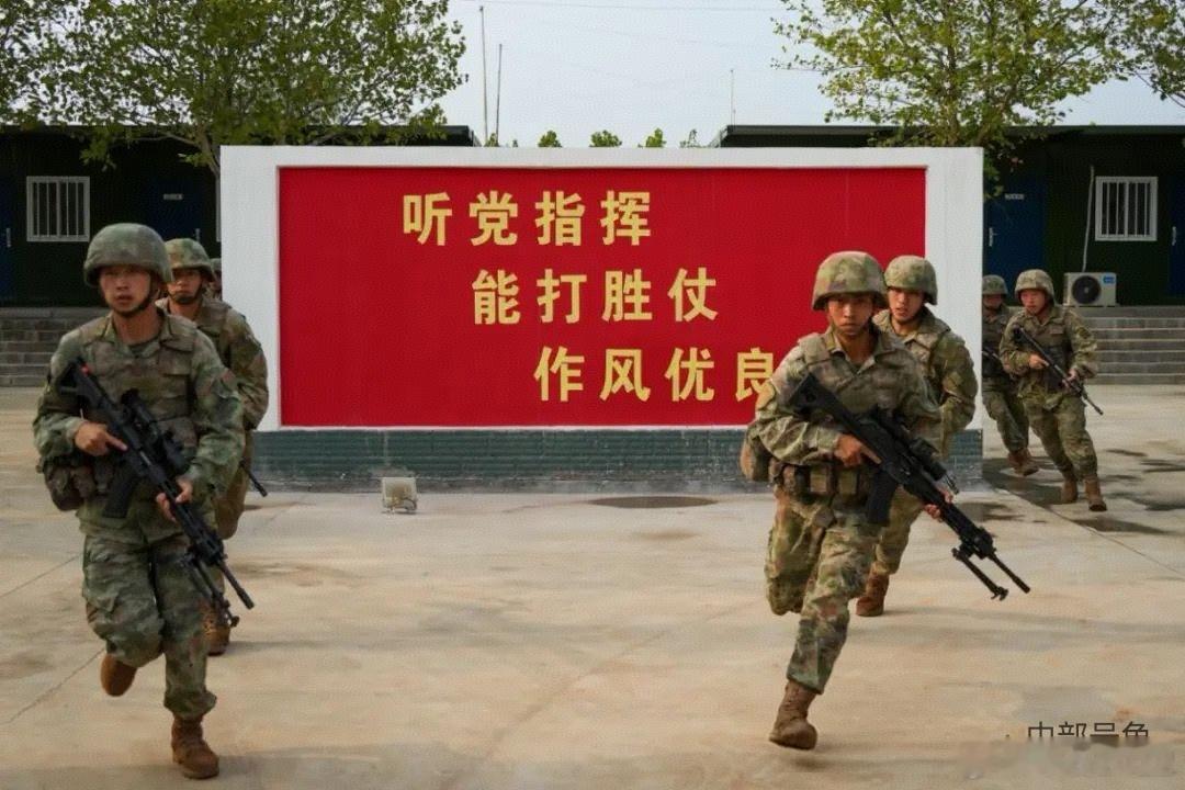 一组很不错的图[赞]热点观点 这些应该是抓拍，不是摆拍，动作很自然。陆军老大哥为