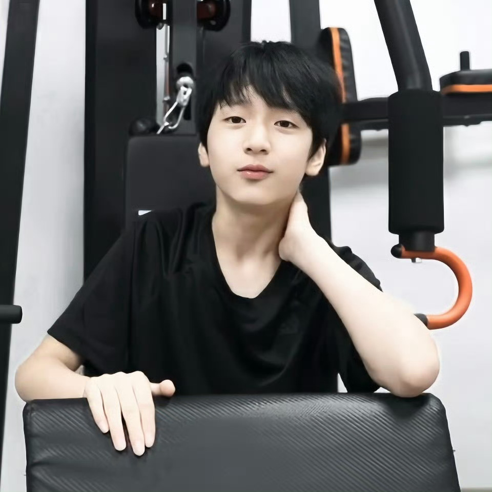 严浩翔 ❤️严浩翔高露洁品牌代言人 ❤️严浩翔 极限挑战  “风风雨雨，朝朝暮暮