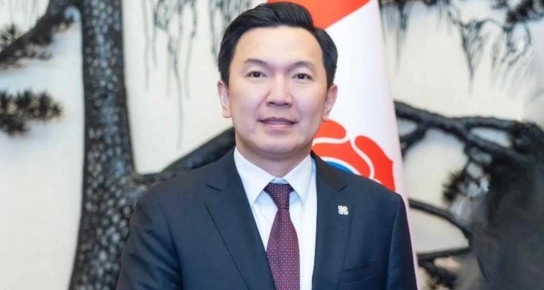 一个多月前，蒙古国总理乌其尔勒还在喊“过苦日子”，结果转头就猛猛给公务员涨工资，