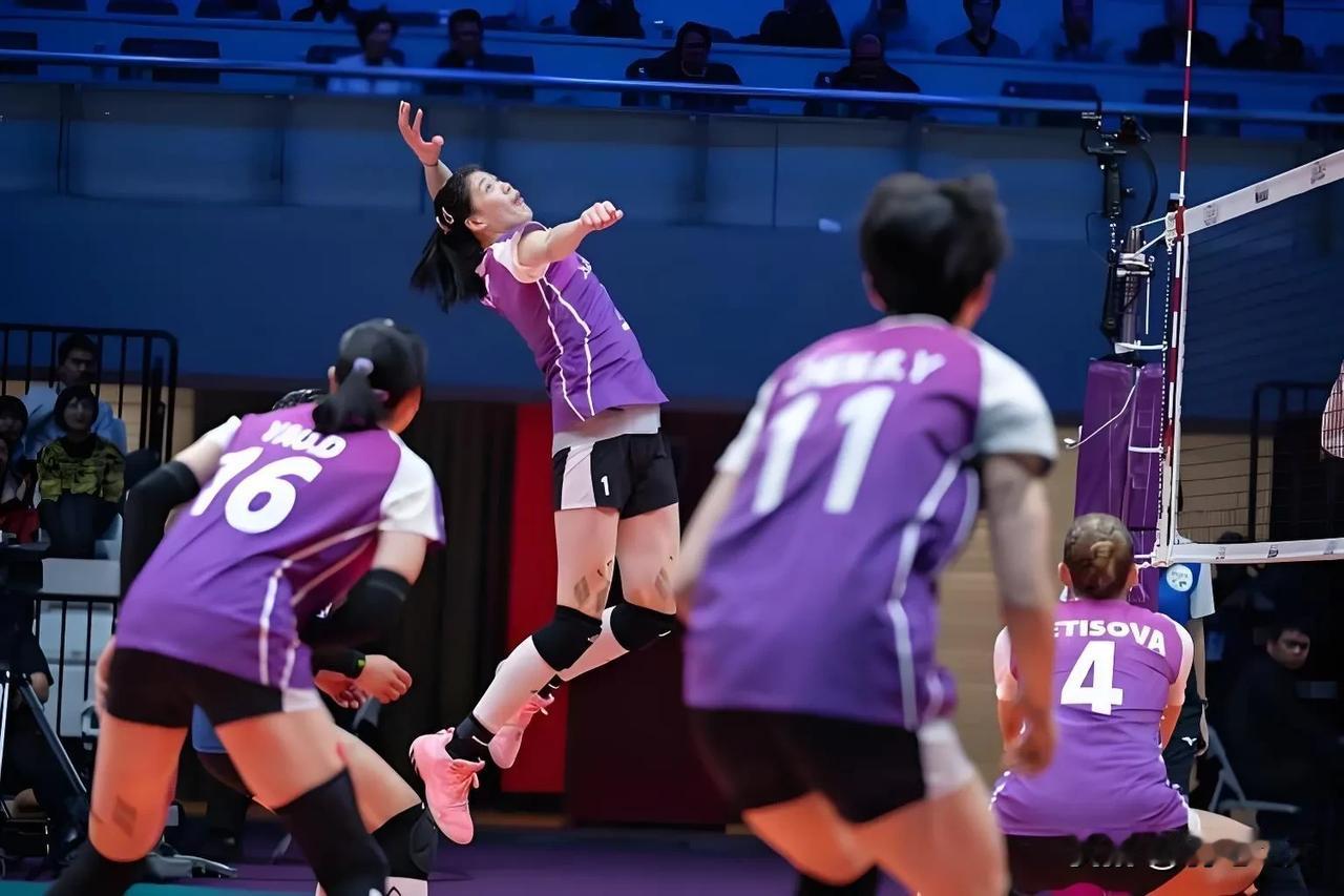 姚迪居功至伟，李盈莹定海神针
北京时间12月20日晚，2024年女排世俱杯小组赛