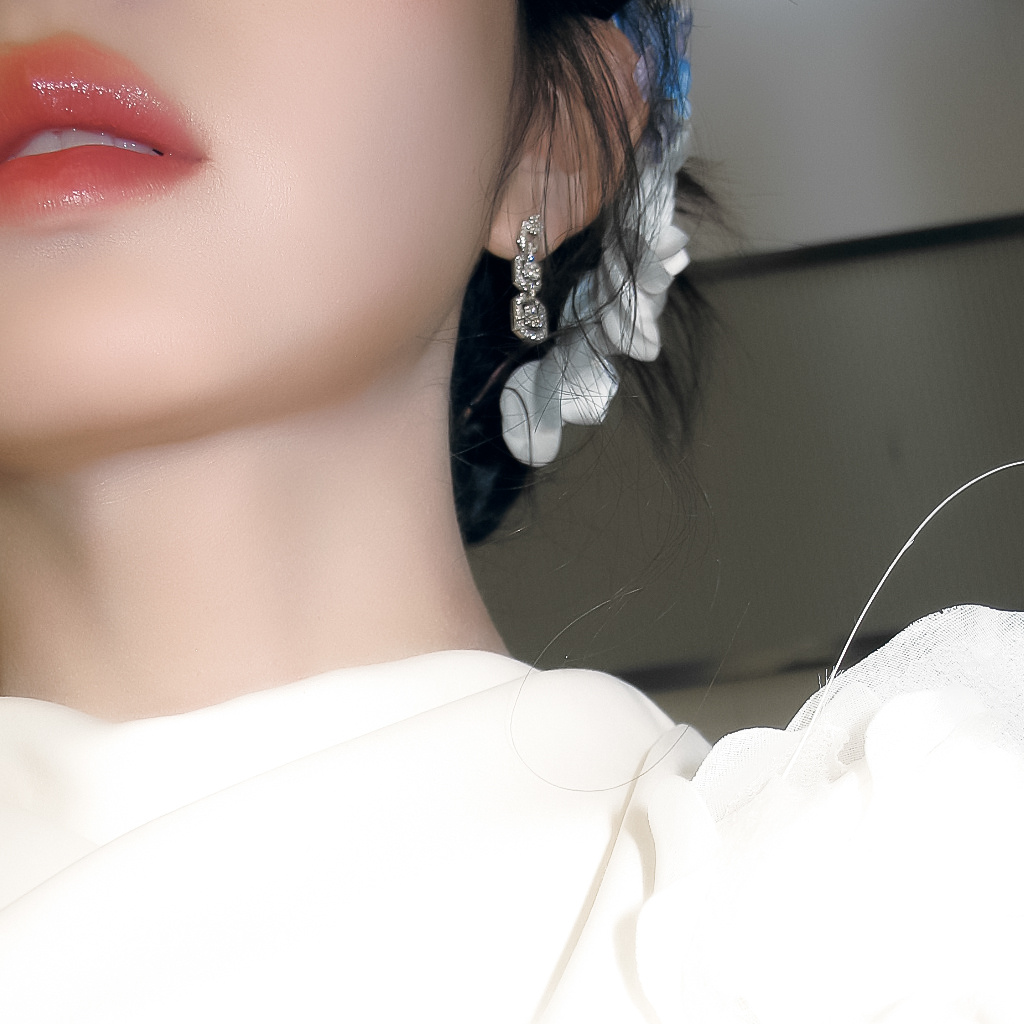 漂亮喵喵🐱 ｜ 田曦薇 