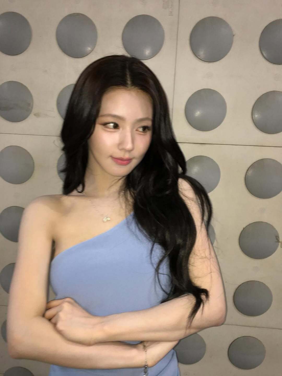 赵美延Ins更新，面姐好权威的颜[好喜欢]赵美延 ​​​